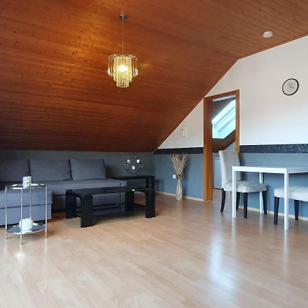 Wohnung Mit Ausblick In Tauberbischofsheim Luaran gambar