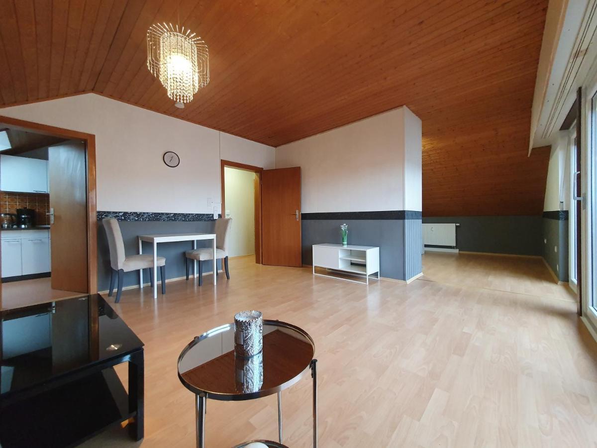 Wohnung Mit Ausblick In Tauberbischofsheim Luaran gambar