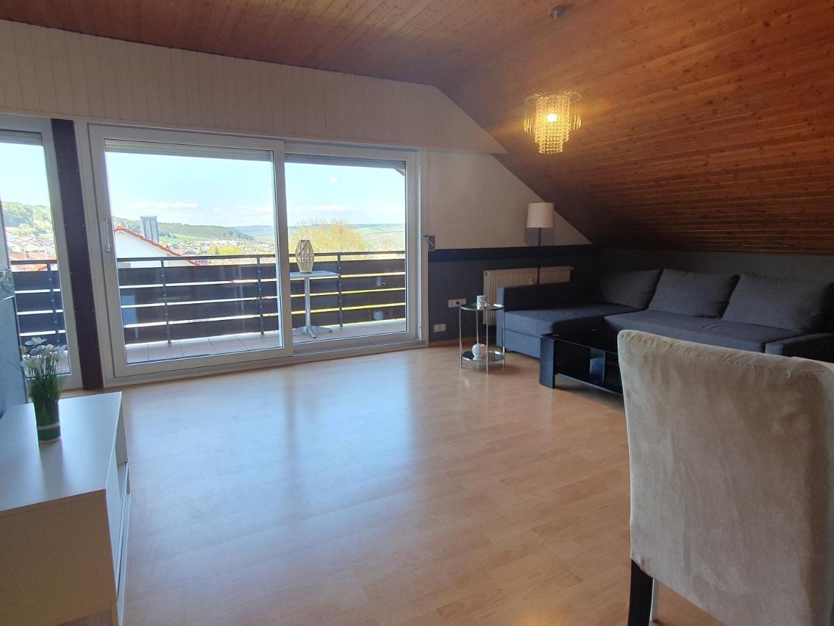 Wohnung Mit Ausblick In Tauberbischofsheim Luaran gambar